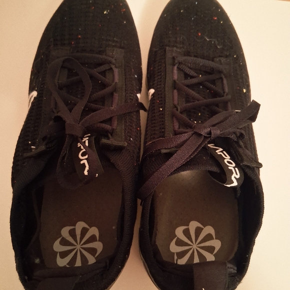 Nike Vapormax - Picture 9 of 12